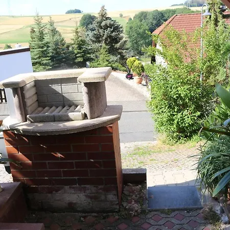 Kleine Wohngelegenheit Am Stadtrand Von *