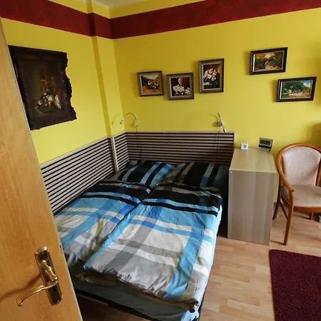 公寓 Kleine Wohngelegenheit Am Stadtrand Von *