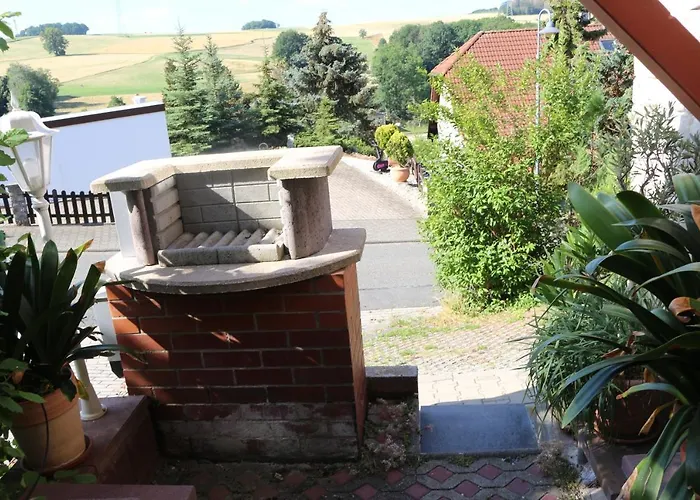 Kleine Wohngelegenheit Am Stadtrand Von *