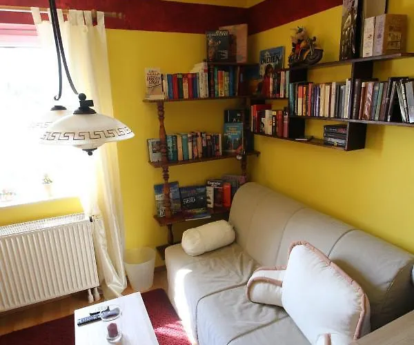 Kleine Wohngelegenheit Am Stadtrand Von Chemnitz