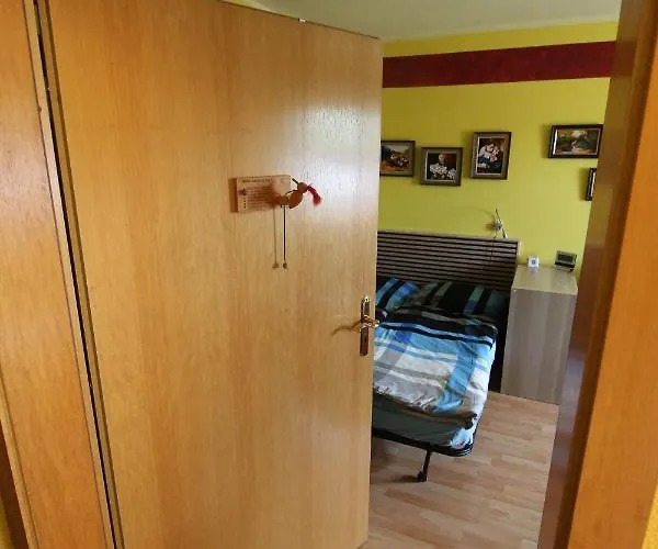 Kleine Wohngelegenheit Am Stadtrand Von Chemnitz