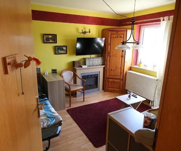 Kleine Wohngelegenheit Am Stadtrand Von * Chemnitz