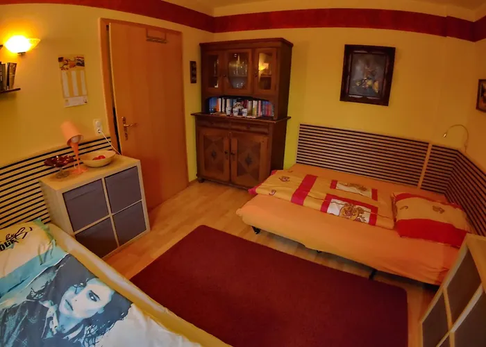 Kleine Wohngelegenheit Am Stadtrand Von *